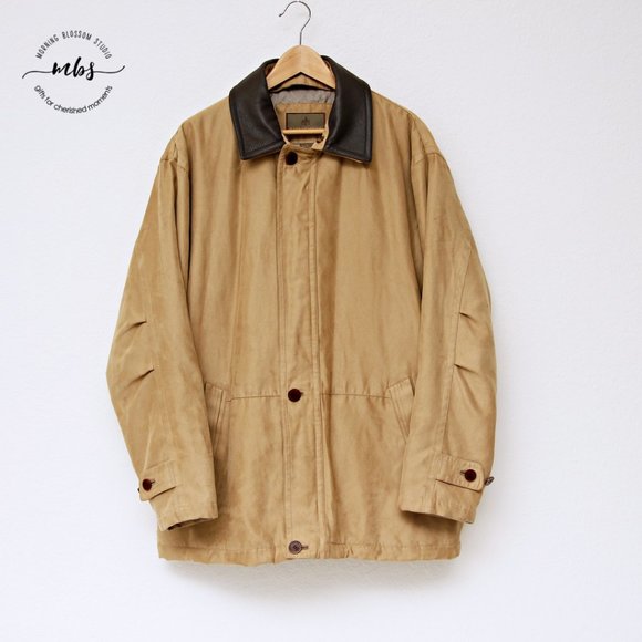 RAINFOREST Other - RAINFOREST Tan Jacket with Black Collar
